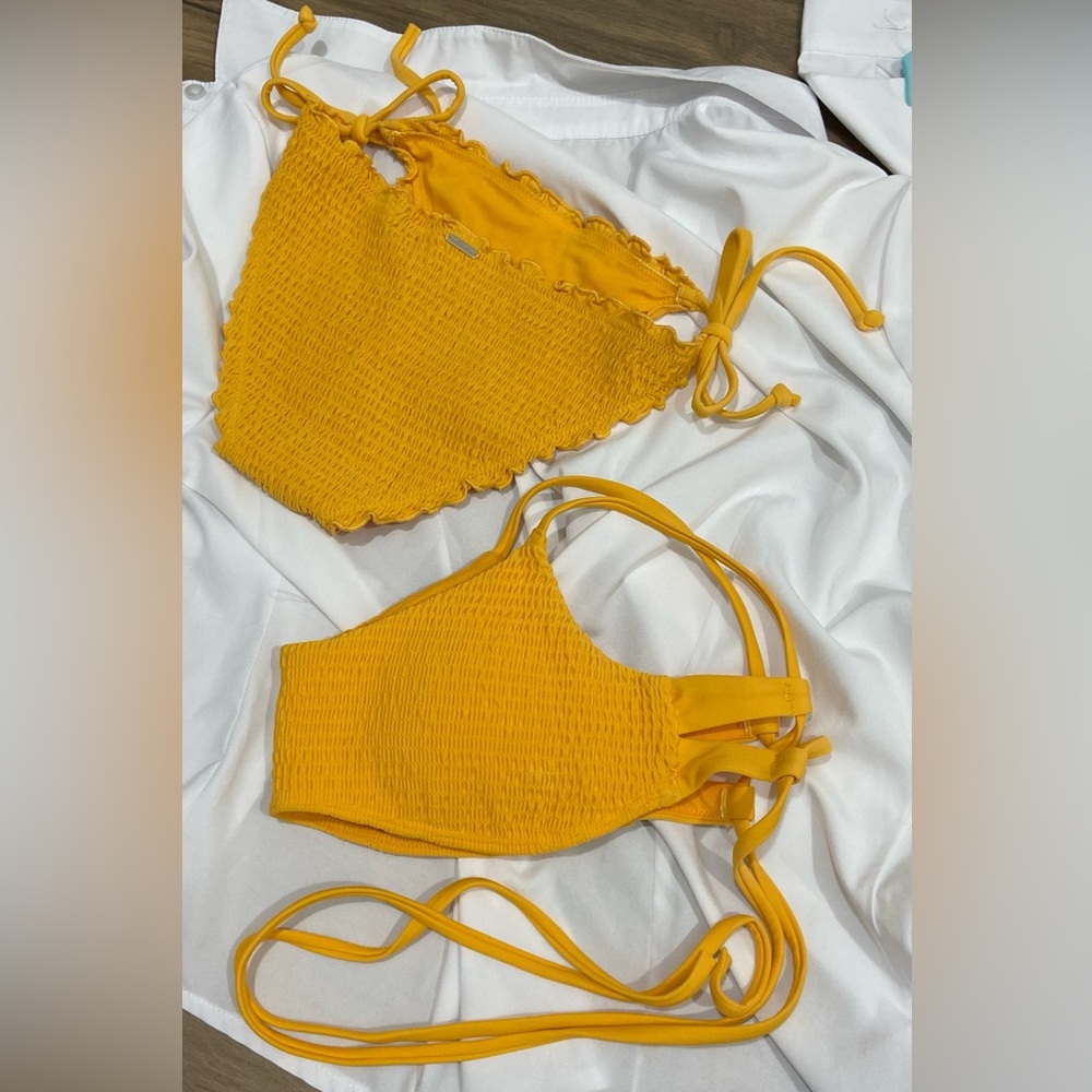 Hollister Orangey-Yellow Bikini Set🍊💛